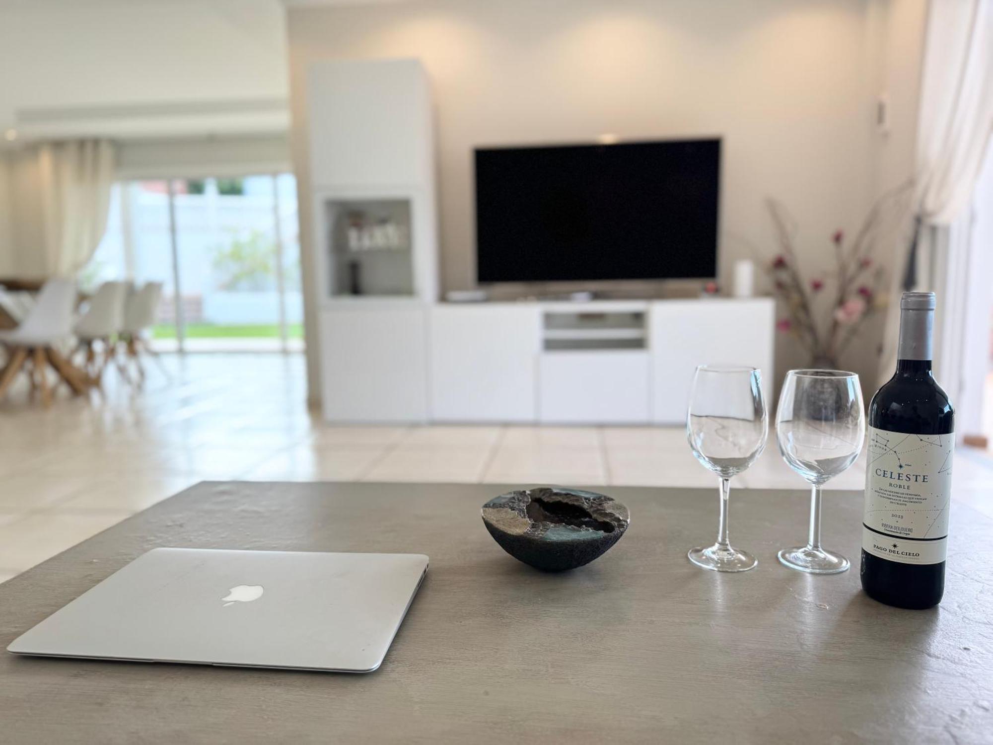 Villa Amorio A Spacious Modern Getaway With A Private Heated Pool & Sea Views Costa Adeje  Exterior foto